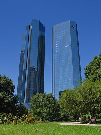 Deutsche Bank mit Weg