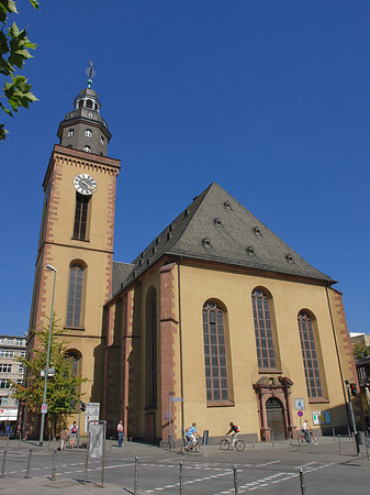 Foto Katharinenkirche mit Straße