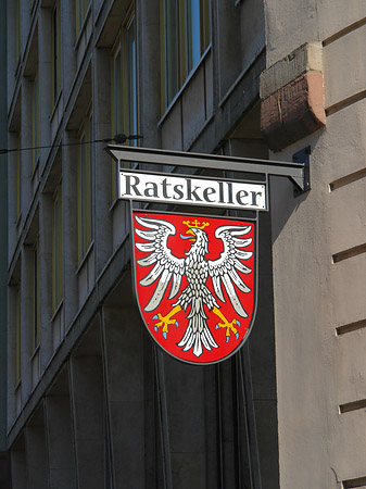 Schild vom Ratskeller Fotos