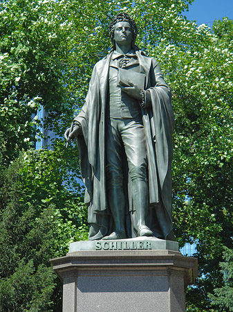 Statue von Schiller Foto 