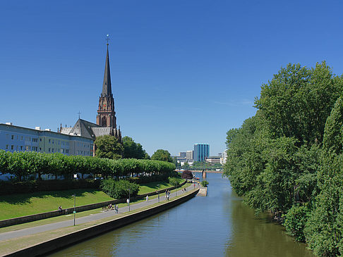 Fotos Dreikoenigskirche mit Main | Frankfurt am Main