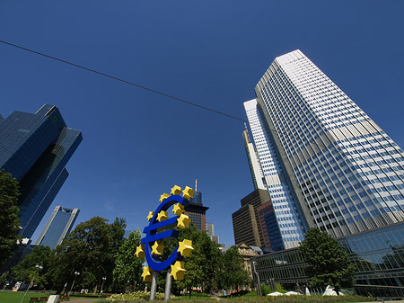 Fotos Eurozeichen mit Japan Center | Frankfurt am Main