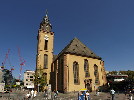 Foto Katharinenkirche mit Straße