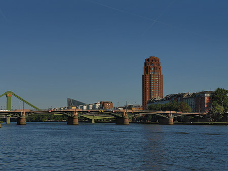 Main Plaza und Untermainbrücke Foto 