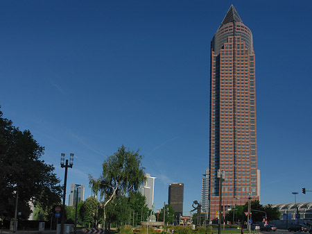 Foto Messeturm mit Ludwig-Erhard-Anlage - Frankfurt am Main