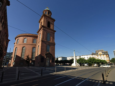 Foto Paulskirche mit Straße - Frankfurt am Main