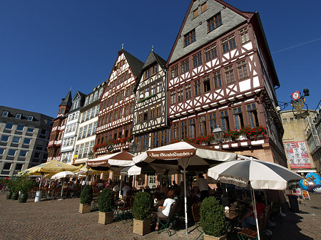 Foto Römer mit Schirmen - Frankfurt am Main