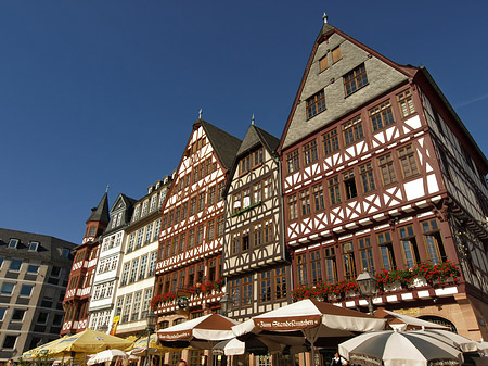 Foto Römer mit Schirmen - Frankfurt am Main