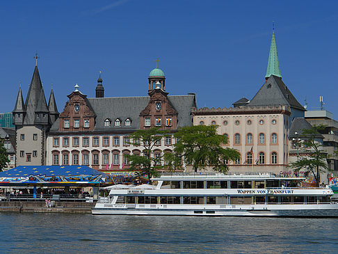 Fotos Saalhof mit Schiff