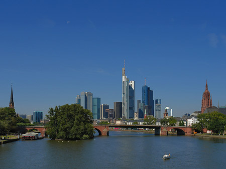 Foto Skyline von Frankfurt mit Alter Brücke - Frankfurt am Main