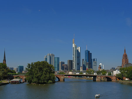 Fotos Skyline von Frankfurt mit Alter Brücke