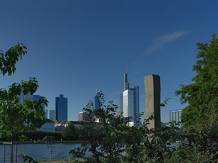 Foto Skyline von Frankfurt mit Obelisk