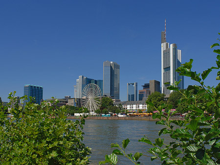 Fotos Skyline von Frankfurt mit Riesenrad