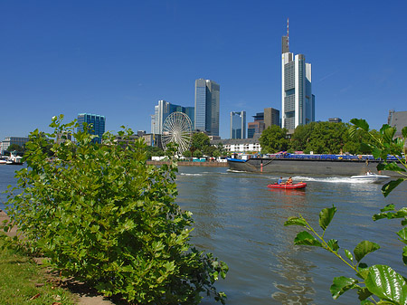 Foto Skyline von Frankfurt mit Riesenrad