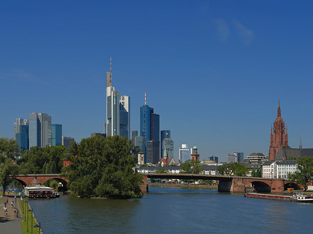 Fotos Skyline von Frankfurt mit Ufer | Frankfurt am Main