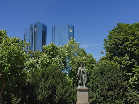 Foto Schiller und Deutsche Bank - Frankfurt am Main