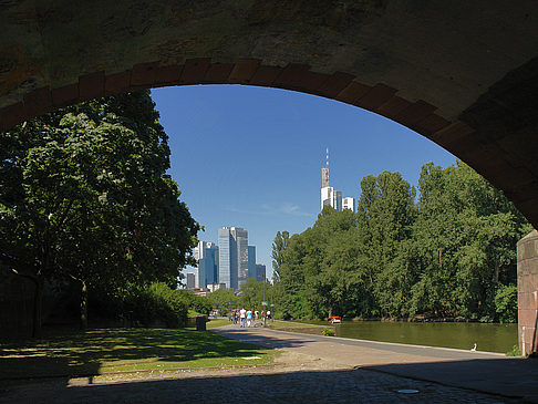 Foto Blick auf Commerzbank - Frankfurt am Main