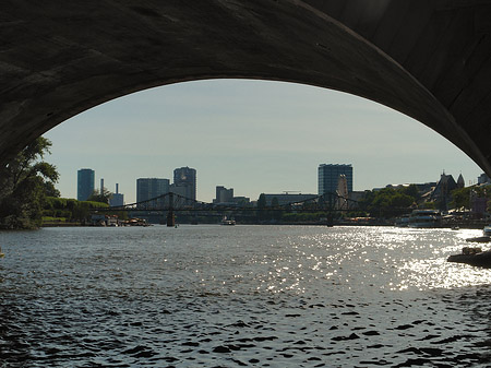 Foto Unter der alten Brücke