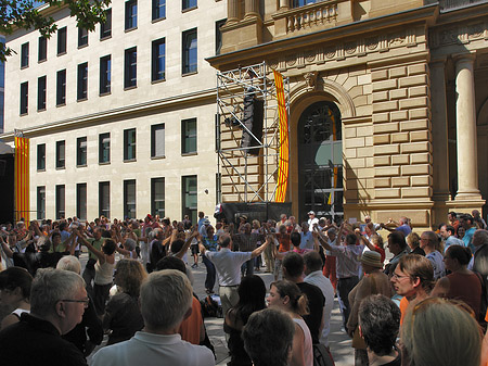 Foto Wertpapierbörse mit Menschen - Frankfurt am Main